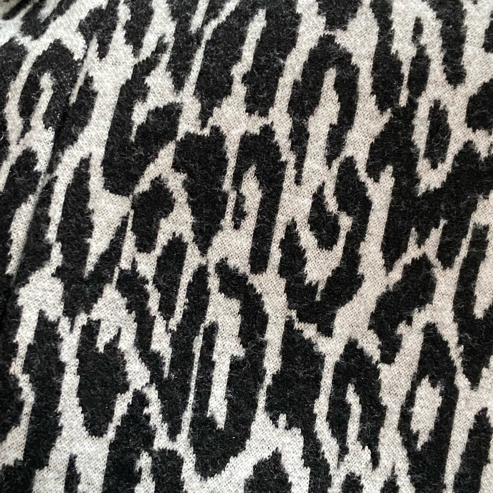 Forever 21 3X Animal Print Elastic Waist Bell Bottom Pants Gray Black - Picture 8 of 8